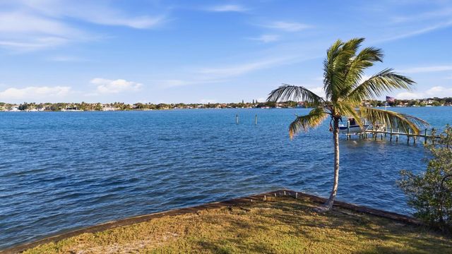 953 Thayer Lane, Jupiter, FL 33458