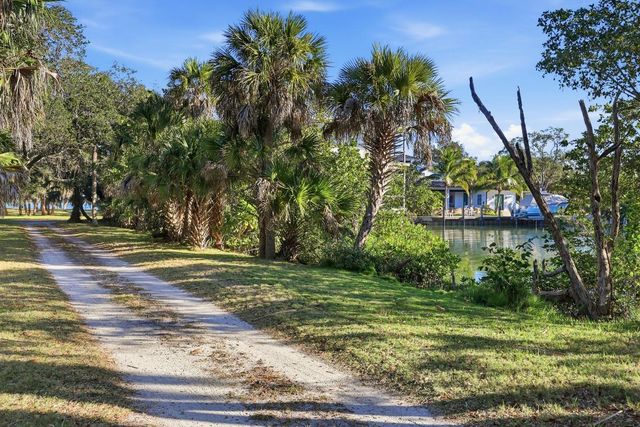 953 Thayer Lane, Jupiter, FL 33458