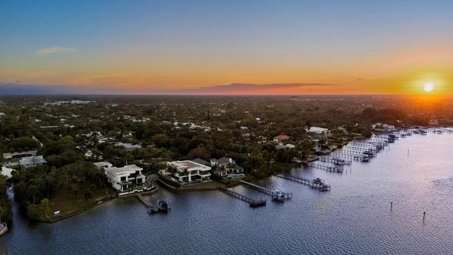 953 Thayer Lane, Jupiter, FL 33458