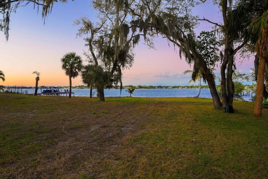 953 Thayer Lane, Jupiter, FL 33458