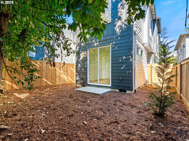 1064 Se Franklin St, Portland, OR 97202