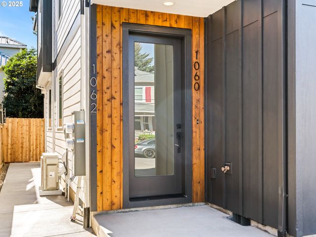 1064 Se Franklin St, Portland, OR 97202