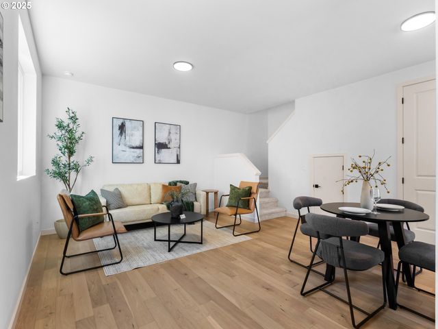 1064 Se Franklin St, Portland, OR 97202