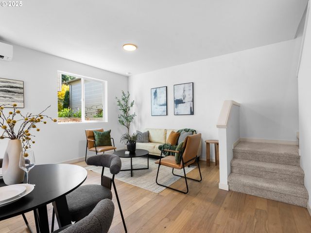 1064 Se Franklin St, Portland, OR 97202