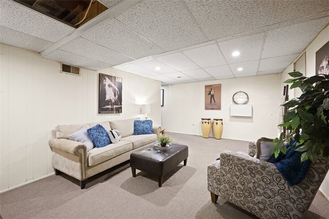 468 Lois Drive, Baldwin Boro, PA 15236