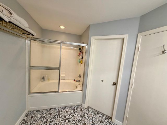 23 Whitehead Circle, Weston, FL 33326
