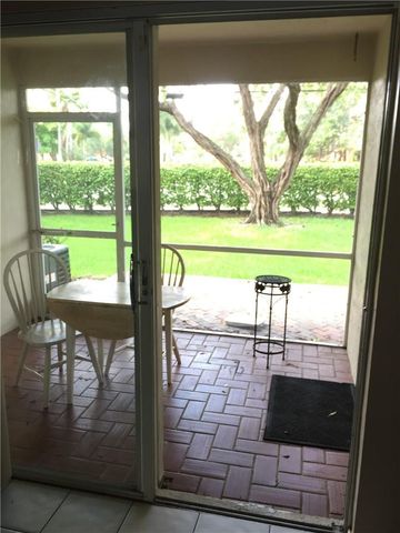 23 Whitehead Circle, Weston, FL 33326