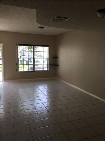 23 Whitehead Circle, Weston, FL 33326