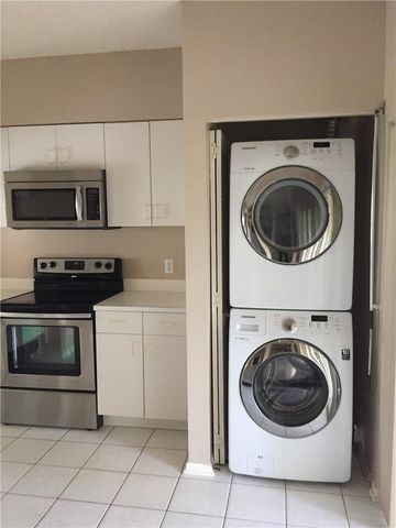 23 Whitehead Circle, Weston, FL 33326