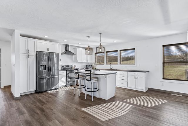 1000 W Miller Street, Pleasant Hope, MO 65725