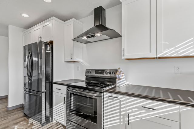 1000 W Miller Street, Pleasant Hope, MO 65725