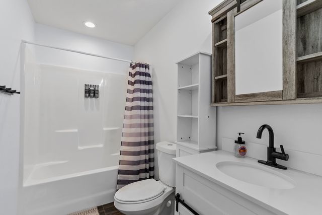 1000 W Miller Street, Pleasant Hope, MO 65725