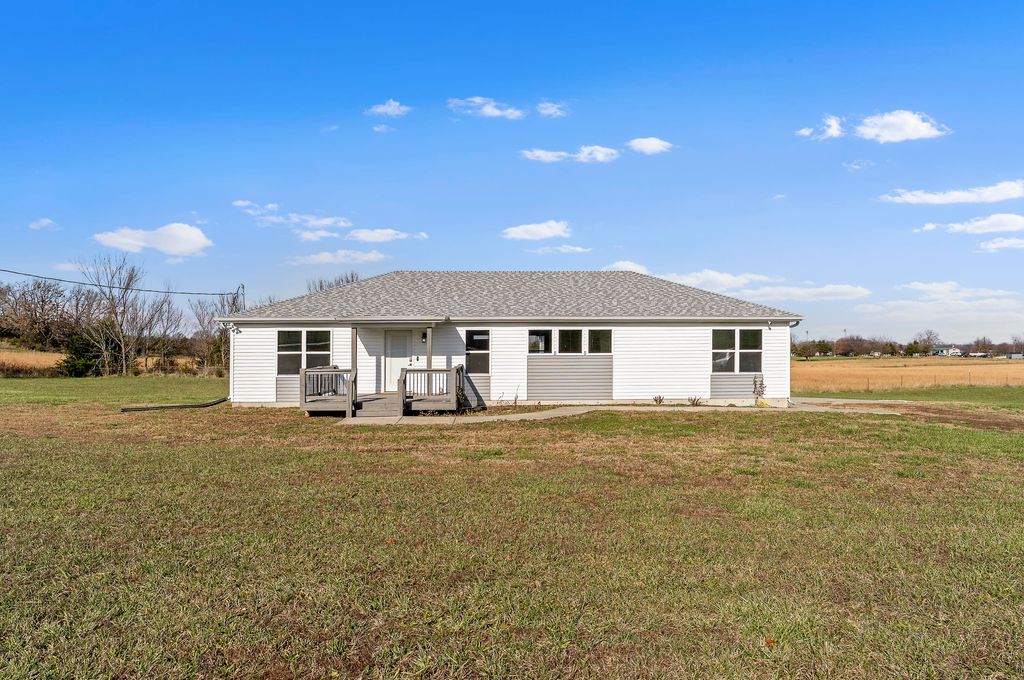 1000 W Miller Street, Pleasant Hope, MO 65725