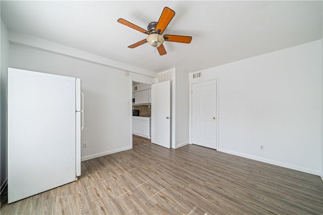 901 Furman Ave F, Corpus Christi, TX 78404