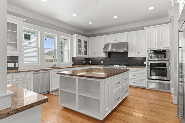 1216 Arlington Street, Houston, TX 77008