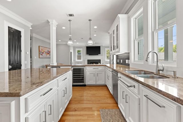 1216 Arlington Street, Houston, TX 77008