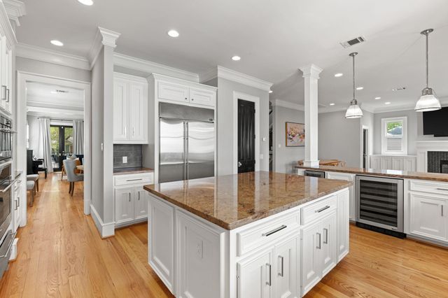 1216 Arlington Street, Houston, TX 77008