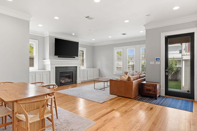 1216 Arlington Street, Houston, TX 77008