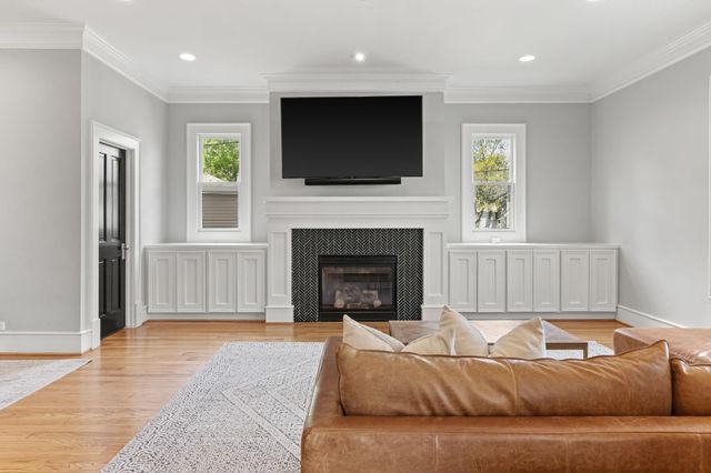 1216 Arlington Street, Houston, TX 77008