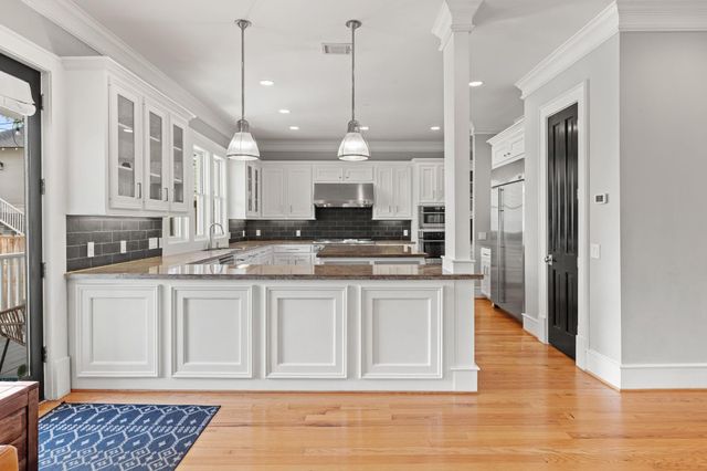 1216 Arlington Street, Houston, TX 77008