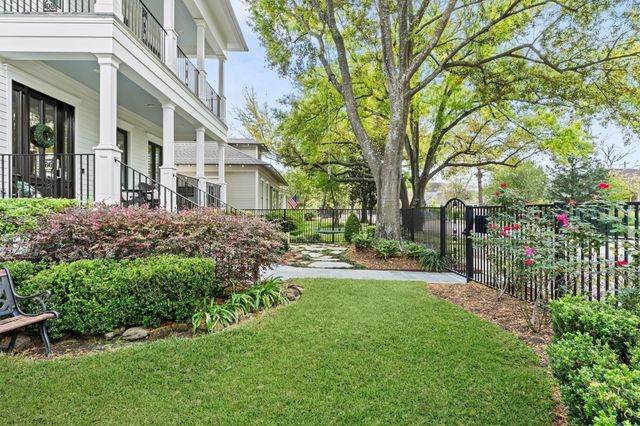 1216 Arlington Street, Houston, TX 77008