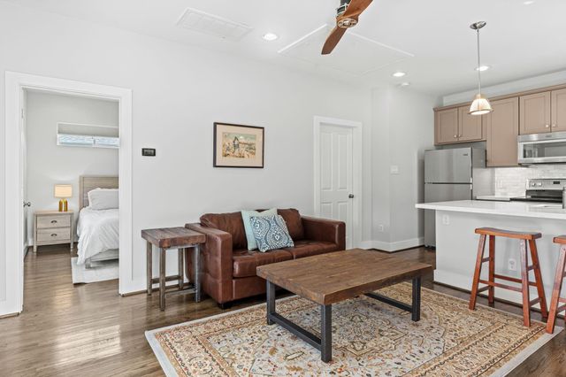 1216 Arlington Street, Houston, TX 77008