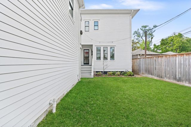 1216 Arlington Street, Houston, TX 77008