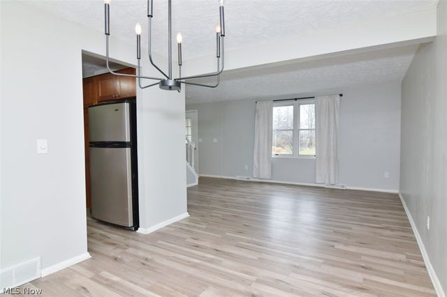 12395 Country Oaks Trail, Chardon, OH 44024