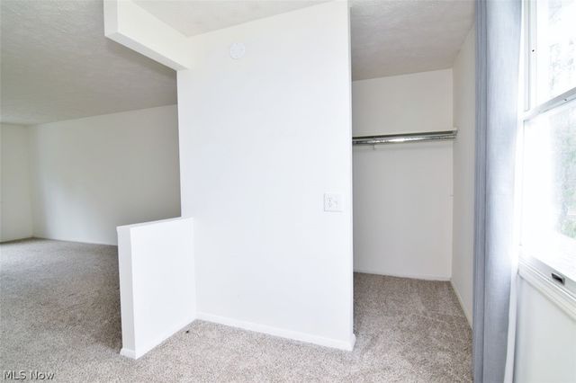 12395 Country Oaks Trail, Chardon, OH 44024