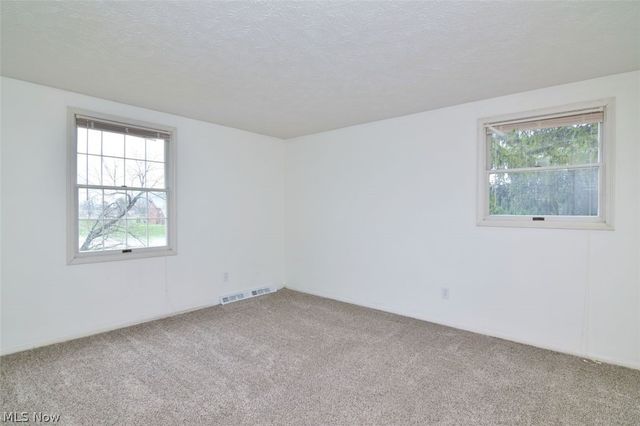 12395 Country Oaks Trail, Chardon, OH 44024