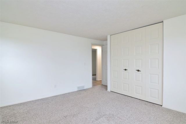 12395 Country Oaks Trail, Chardon, OH 44024