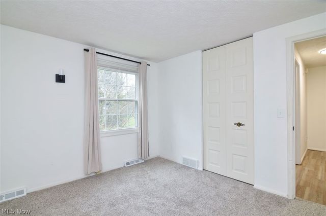12395 Country Oaks Trail, Chardon, OH 44024