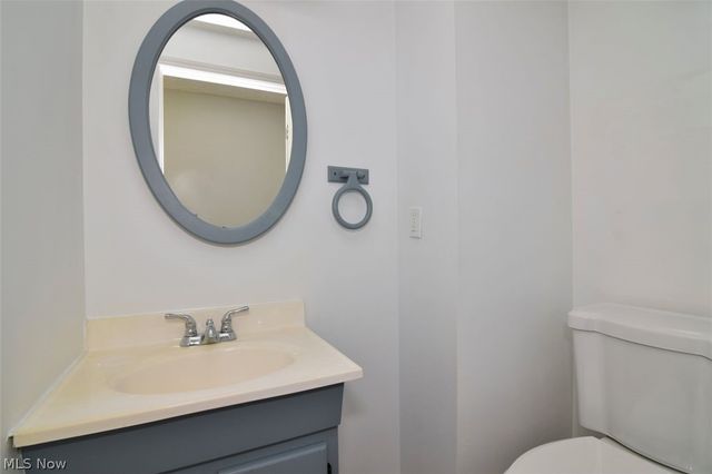 12395 Country Oaks Trail, Chardon, OH 44024