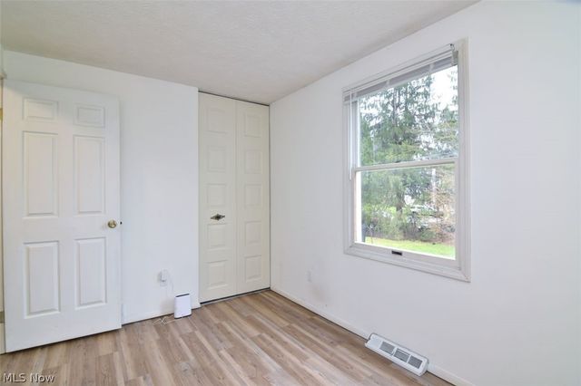 12395 Country Oaks Trail, Chardon, OH 44024