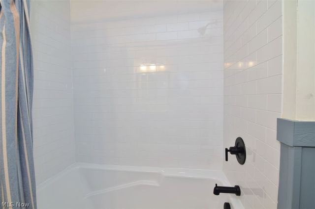 12395 Country Oaks Trail, Chardon, OH 44024