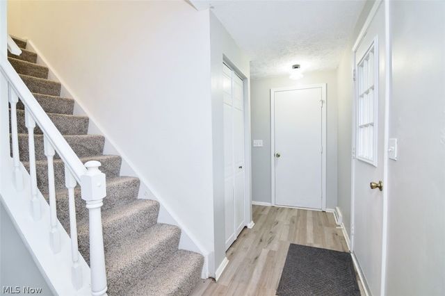 12395 Country Oaks Trail, Chardon, OH 44024