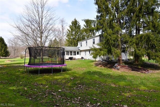 12395 Country Oaks Trail, Chardon, OH 44024