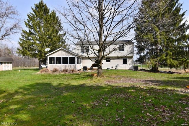 12395 Country Oaks Trail, Chardon, OH 44024