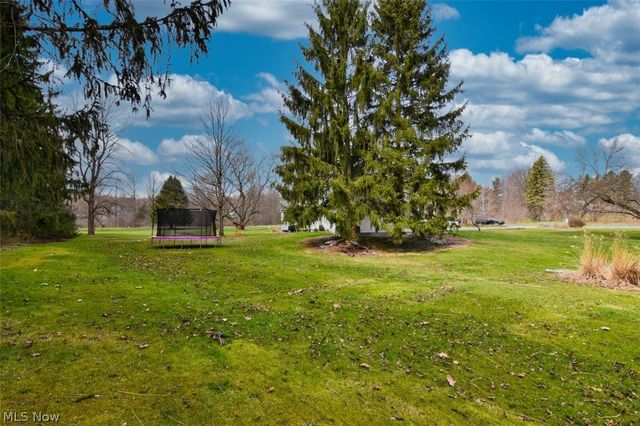 12395 Country Oaks Trail, Chardon, OH 44024
