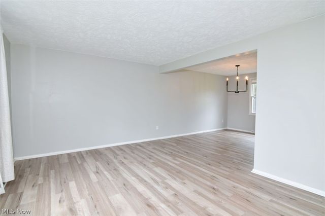 12395 Country Oaks Trail, Chardon, OH 44024