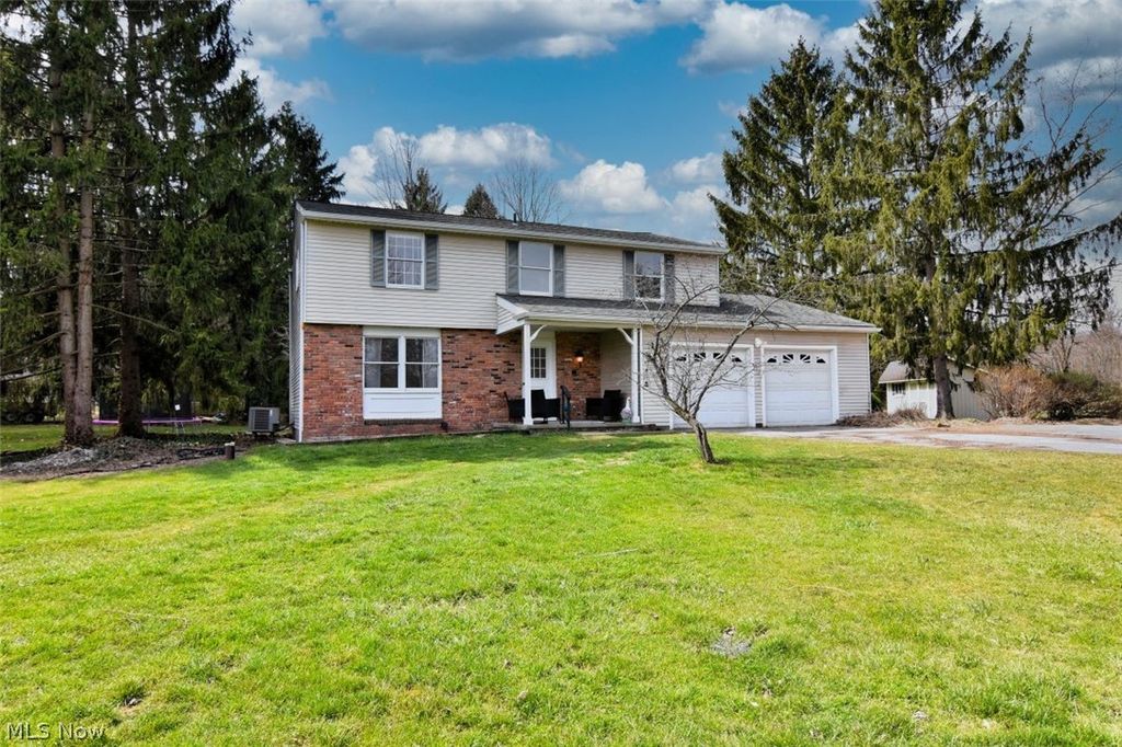 12395 Country Oaks Trail, Chardon, OH 44024