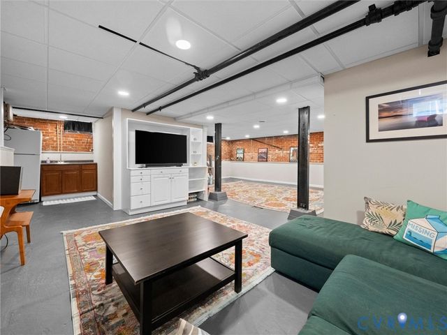 1303 W 42nd St, Richmond, VA 23225