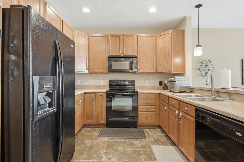 8336 Emery Parkway N, Champlin, MN 55316 — photo 2