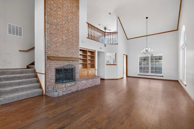 8305 Fairmont Drive NW, Albuquerque, NM 87120