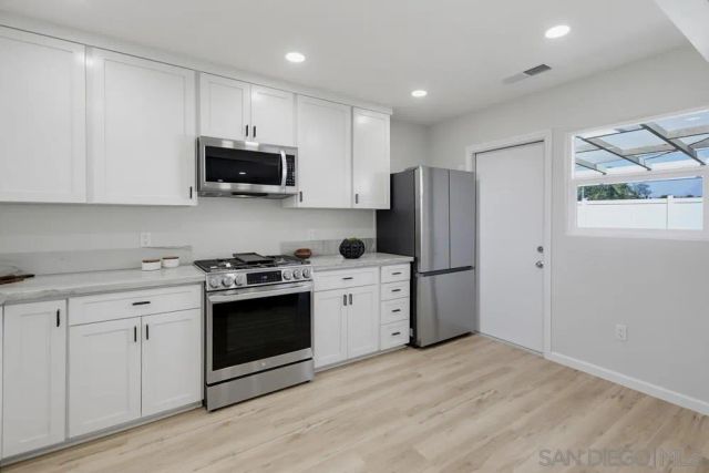 2718 Powhatan Ave., San Diego, CA 92117