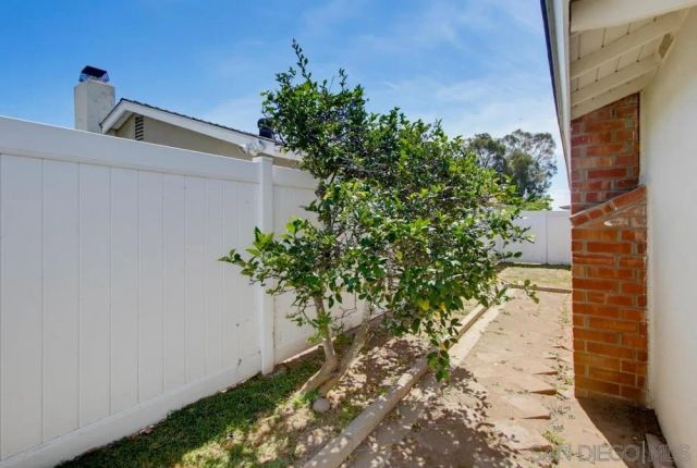 2718 Powhatan Ave., San Diego, CA 92117