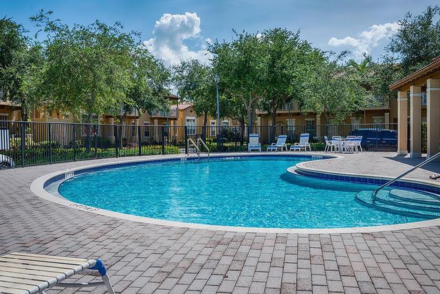 2502 NW 4th Street, Boynton Beach, FL 33426
