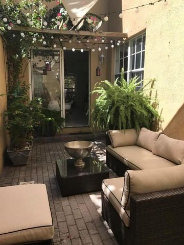 2502 NW 4th Street, Boynton Beach, FL 33426