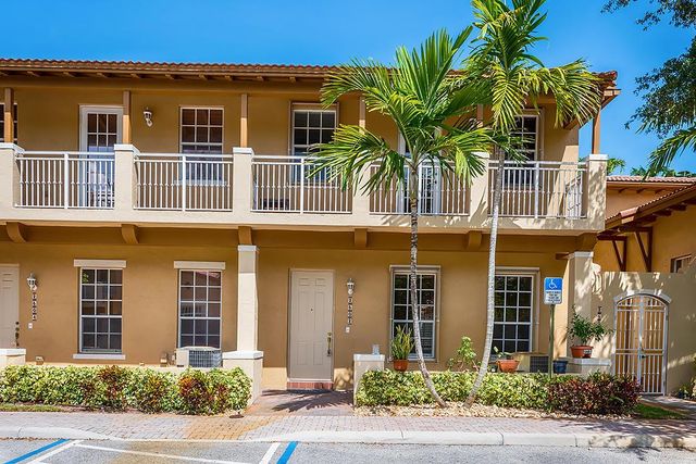 2502 NW 4th Street, Boynton Beach, FL 33426