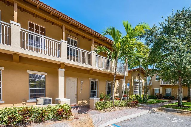 2502 NW 4th Street, Boynton Beach, FL 33426